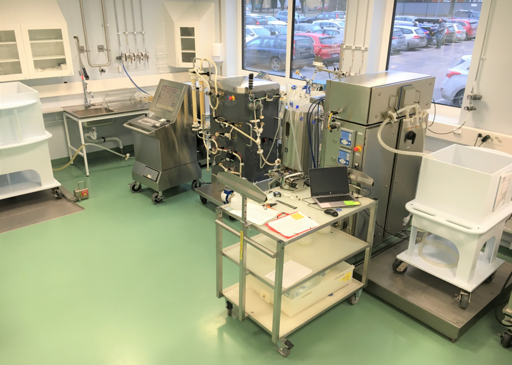 The upstream perfusion setup in the lab